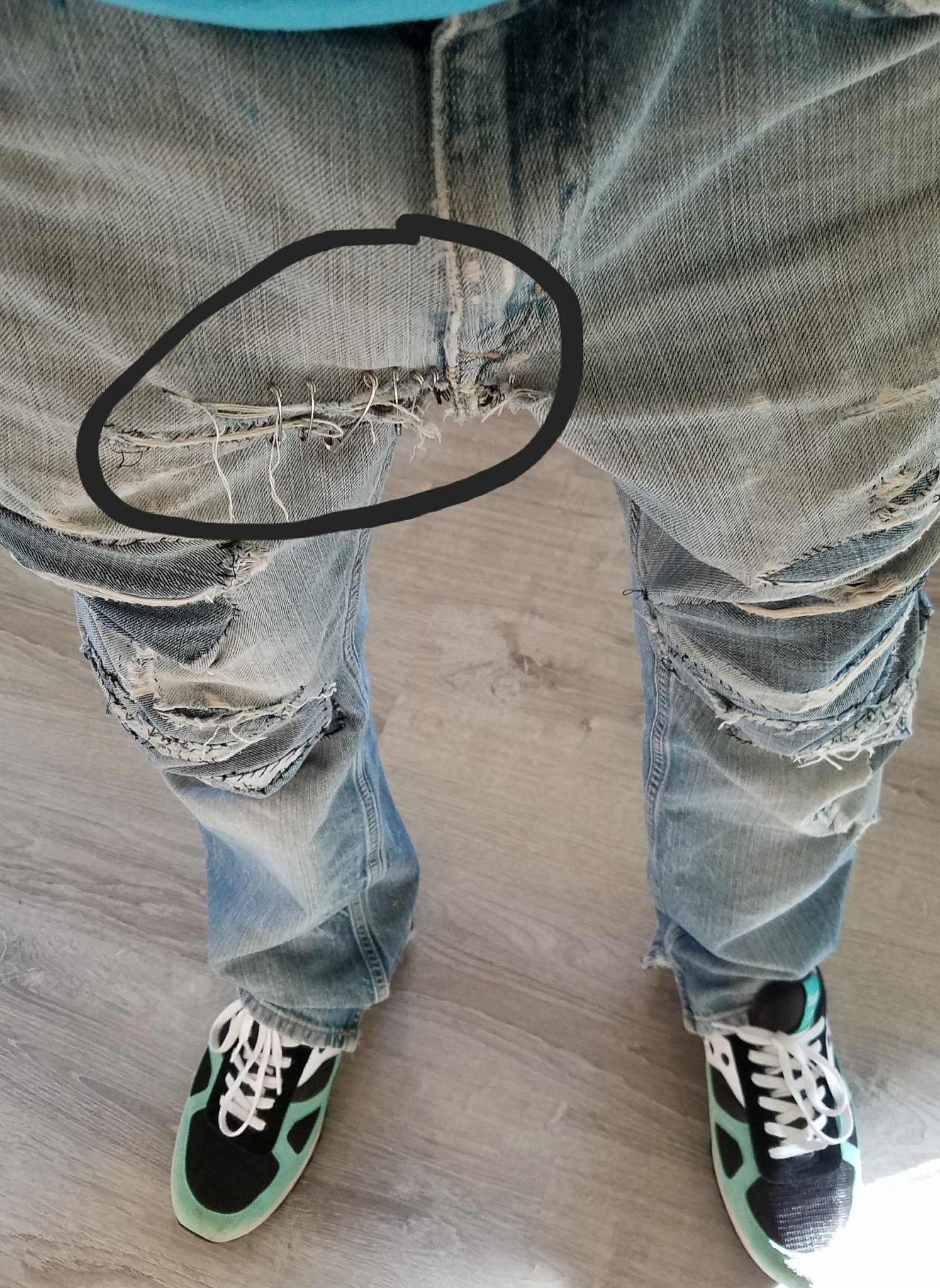 safety pins pants